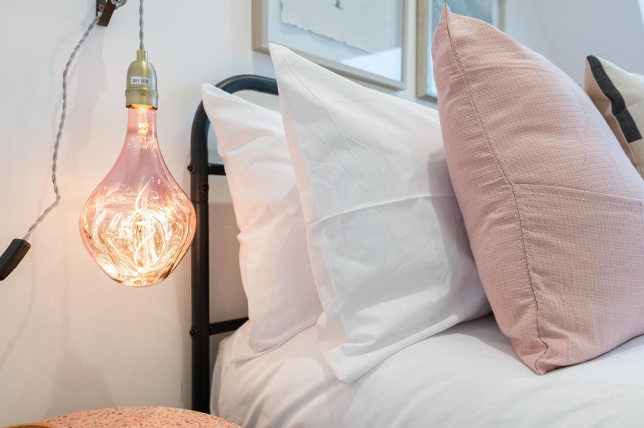 The Pinkish House - 4 Bed Home In The Town Centre 블래어고리 외부 사진